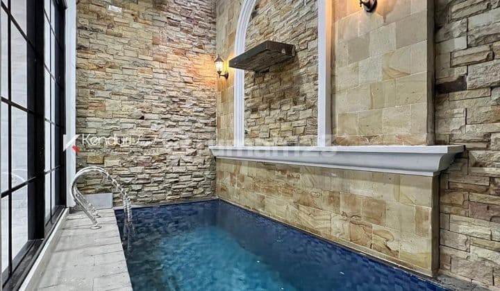Rumah Berkolam Renang Gaya Mediterania, Kerèn Idaman Keluarga Di Jagakarsa Jaksel