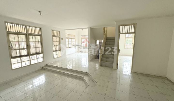 Rumah Hook Baru Selesai Revov di Bintaro Sektor 2