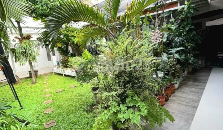 Rumah Mewah Strategis Kawasan Perumahan Cinere