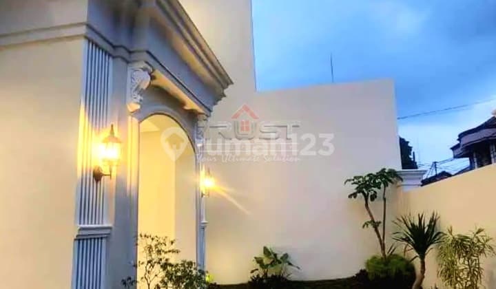 New Luxury House American Classic Design West Jakarta Housing