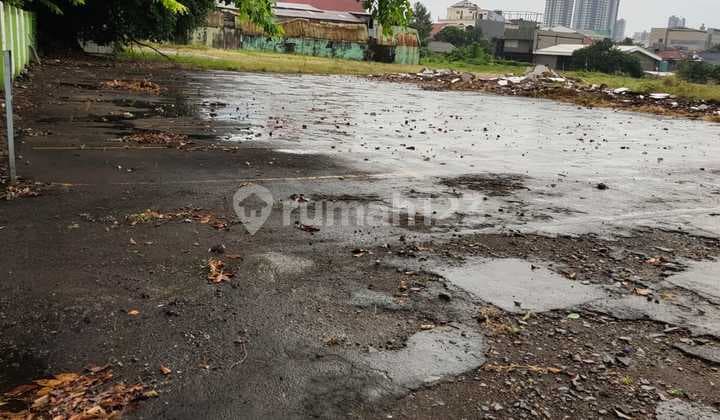 Strategic Roadside Commercial Land Ciputat Kebayoran Lama