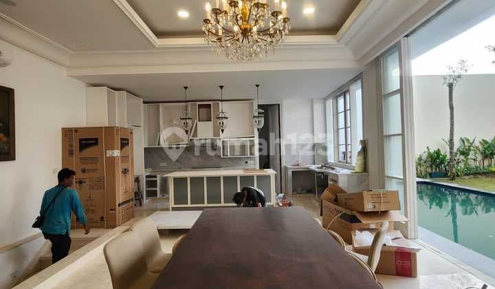 Rumah Mewah Strategis Di Kawasan Elite Jakarta Selatan