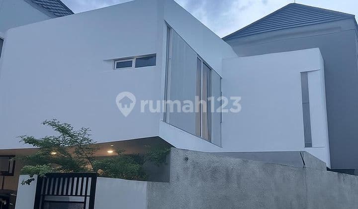 Rumah Cluester Hook Design Arsitektual 2 Lantai Siap Huni di Bintaro