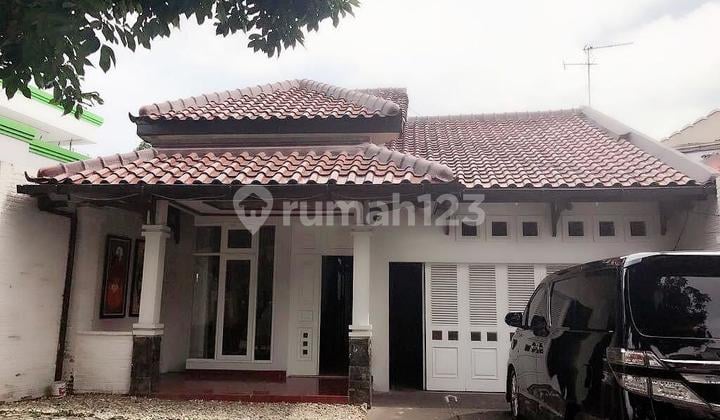Rumah Luas Ada Swimingpool Nyaman Siap Huni di Ampera