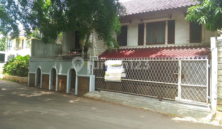 Rumah 2.5 Lantai Nyaman Apik Siap Huni di Sektor 3 - Bintaro