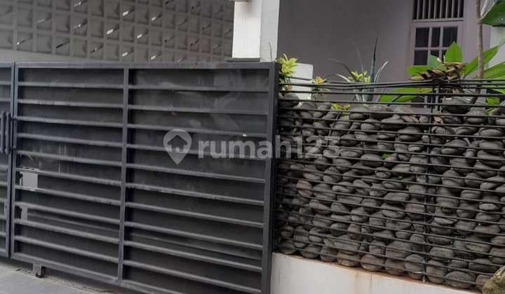 Disewakan Rumah di Bintaro Jaya Sektor 5, Siap Huni