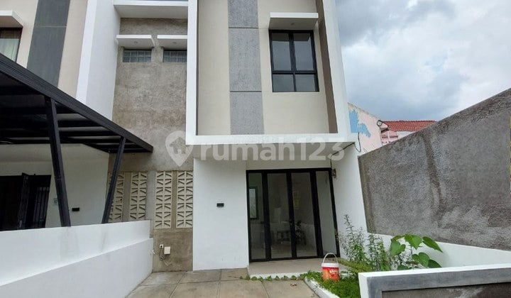 Rumah Baru Dalam Komplek Di Panyikeukan Bandung Timur