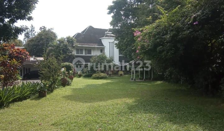 RUMAH DAN TANAH DI SIMPANG DAGO KOTA BANDUNG