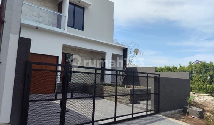 Rumah Baru Minimalis Dalam Komplek di Setiabudhi, Bandung