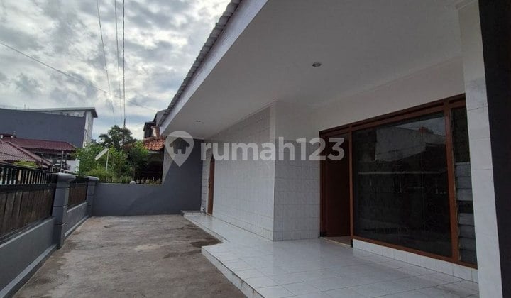 House, 1 Story, Freehold Certificate, in Bandung City, Turangga Buah Batu