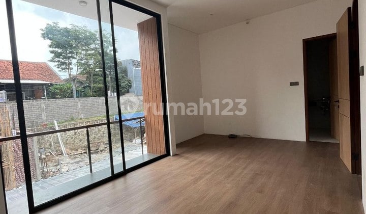 RUMAH BARU CANTIK BERGAYA SCANDINAVIA DI SETRA DUTA BANDUNG
