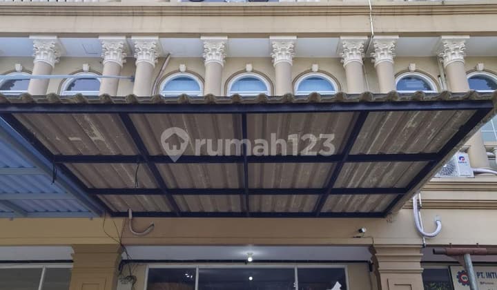 Rukan Mutiara Taman Palem 3Lt 4,5x15 Hadap Boulevard Semi Furnish