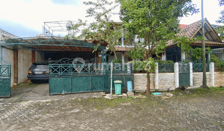 Dijual Rumah Luas 2 Lantai di Taman Rempoa Indah - LT 398 M² Harga Nego!