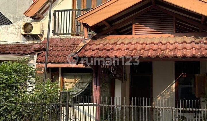 DIJUAL CEPAT: Rumah 2 Lantai Hitung Tanah Langka & Murah di Komplek Pisok Bintaro