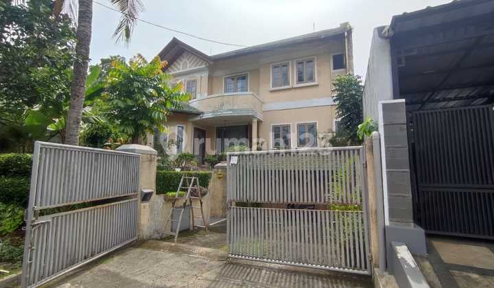 Dijual cepat, rumah 3,5 lantai dalam cluster Cirendeu