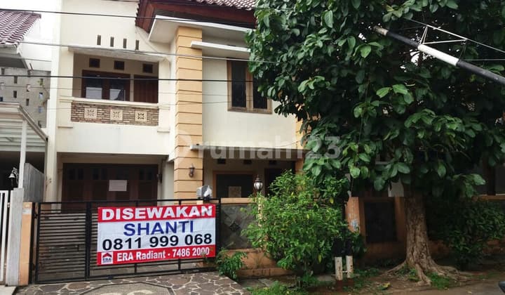 Rumah Hook 2 Lantai di Sektor 5 - Bintaro, Tangerang Selatan.