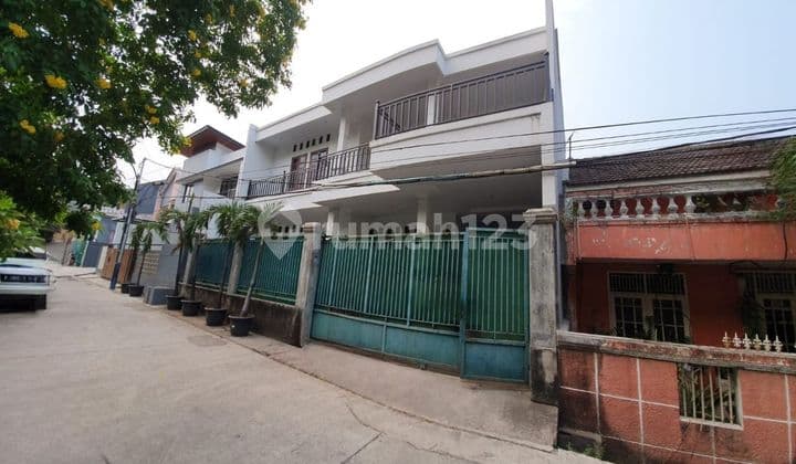 Rumah Bangunan Baru 2.5 Lantai Strategis Di Duren Sawit Jaktim
