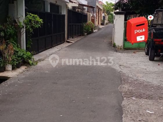 Rumah tua Butuh Renovasi hitung tanah pinggir jalan Tebet timur