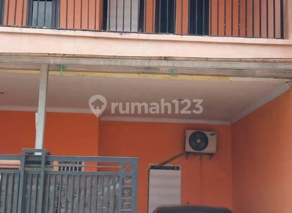 Rumah 2 Lantai Shm Strategis Di Pinggir Jalan Dekat Lrt Cikunir