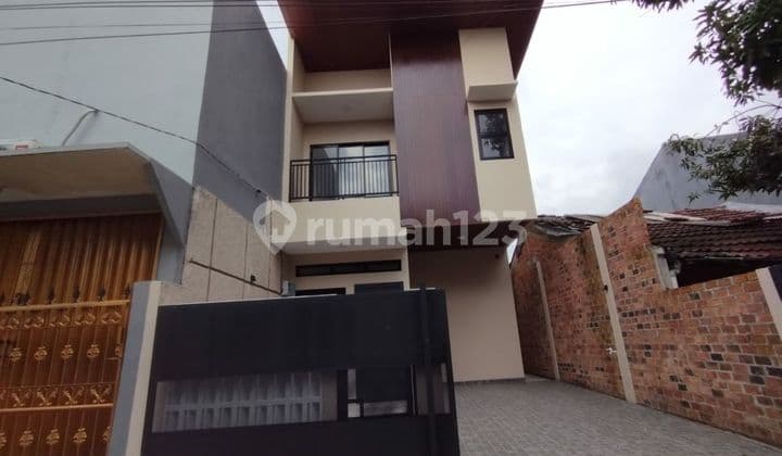 Rumah Baru 2Lantai Dalam Komplek Bekasi Utara
