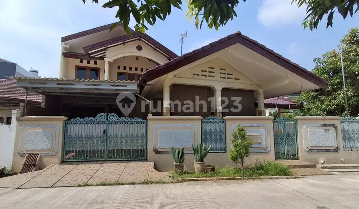 Ready-to-Occupy Corner House for Sale Near Rol Jatiwaringin