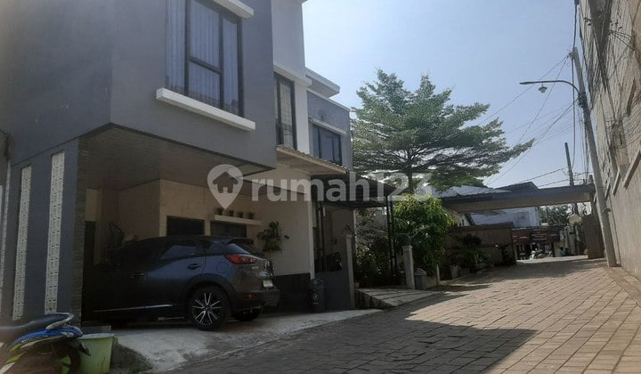 Rumah 2 Lantai Dalam Cluster Kemangsari Bekasi