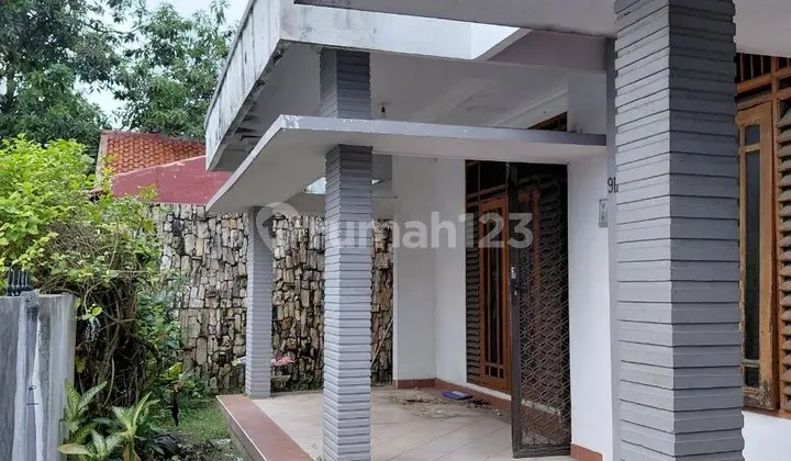 Urgent Sale Price Negotiable House in Jatibening Complex