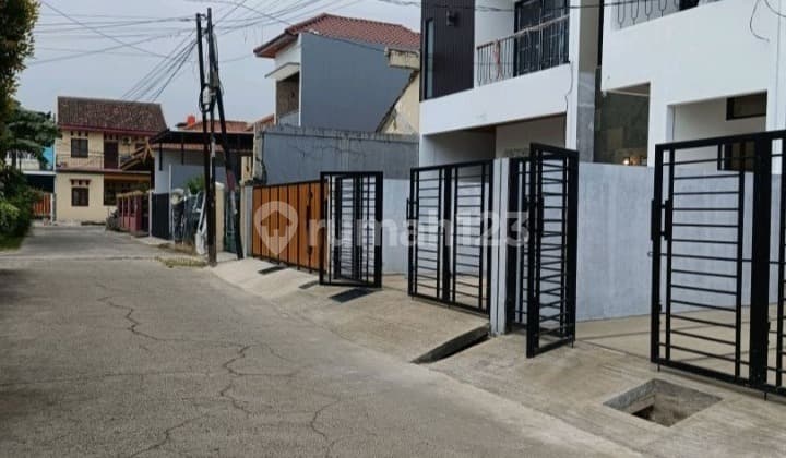 Modern New House SHM Near Kranji Station West Bekasi
