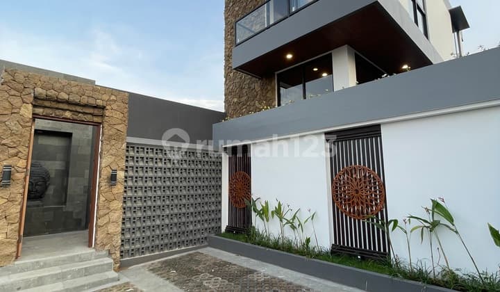 Modern Villa Spectacular View In Nusa Dua
