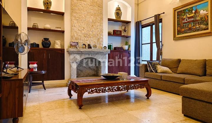 Classic Mediterranean House in Imam Bonjol Denpasar