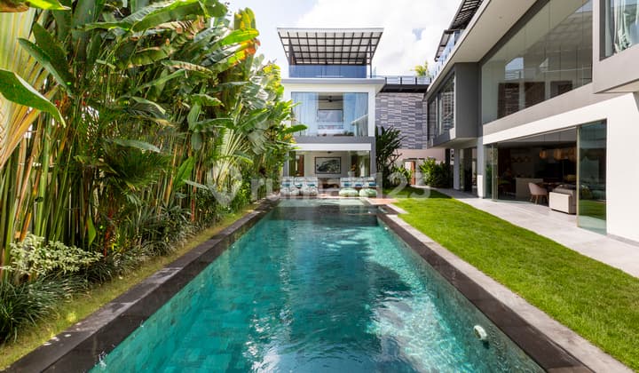 Modern luxury Villa 5 BR In Canggu