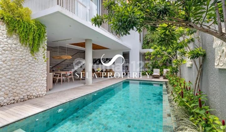 Luxury Tropical Villa 3 BR In Seminyak