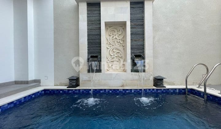 Modern 2 BR Residence In Kuta