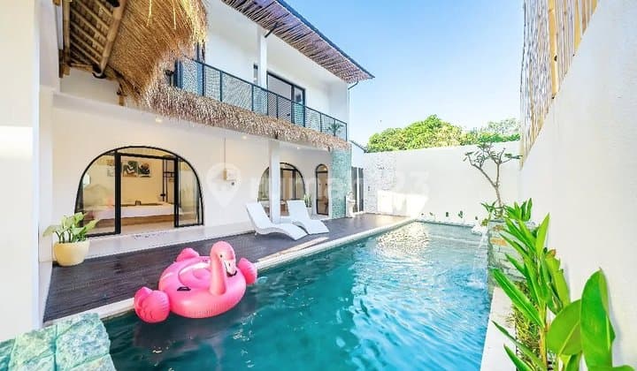 Villa Tropis Modern 4 Kamar Tidur dengan Kolam Renang Pribadi di Jimbaran