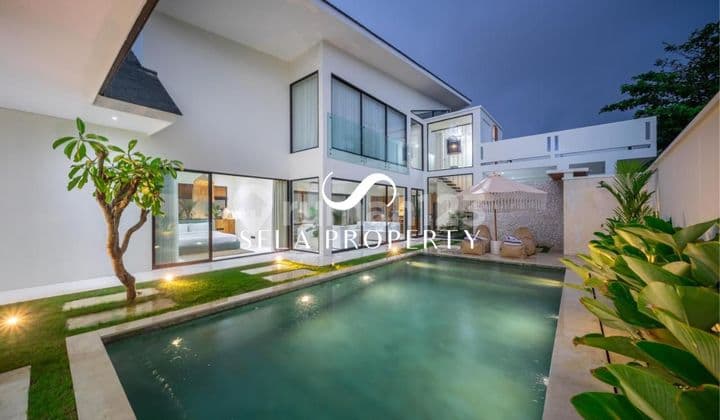 Luxury Villa 4 BR In Seminyak