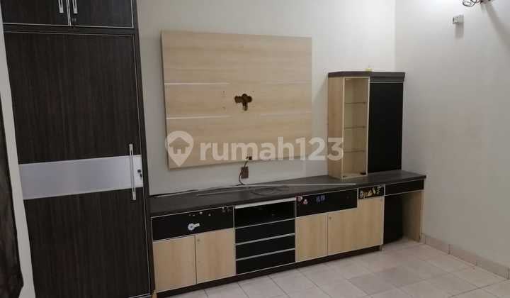 Disewakan Cepat Rumah Siap Huni Tidak Banjir Depan Taman , Taman Palem Lestari