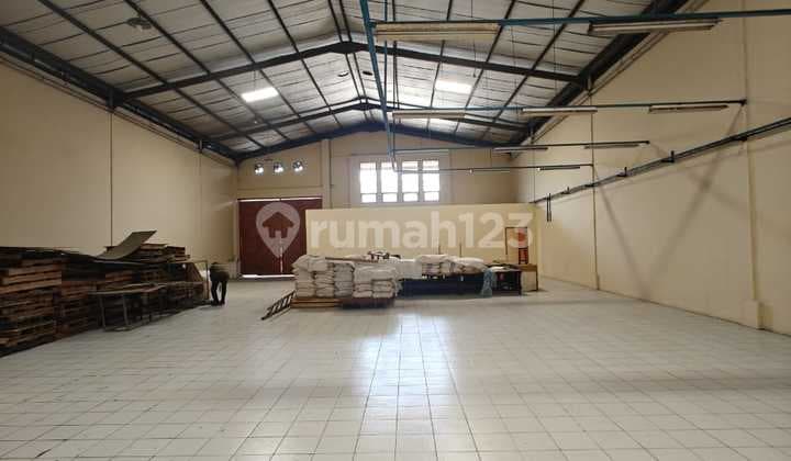 Dijual cepat gudang siap pakai di dalam kawasan pergudangan Mutiara Kosambi 2