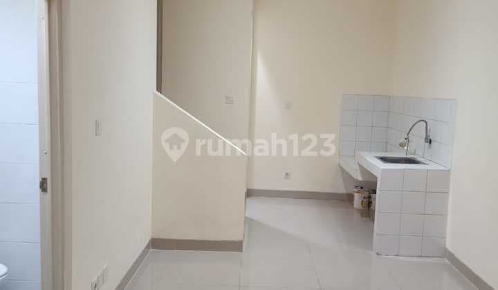 Dijual cepat rumah di Palm Blossom Taman Surya , Jakarta Barat