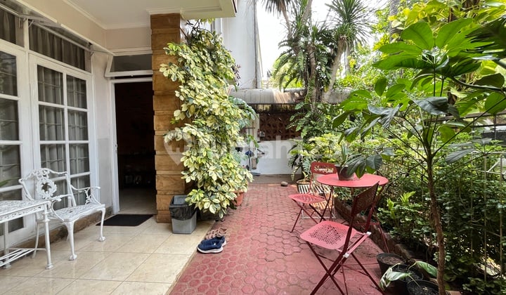 Rumah Sudah Renovasi, Siap Huni di Sektor 6 Bintaro