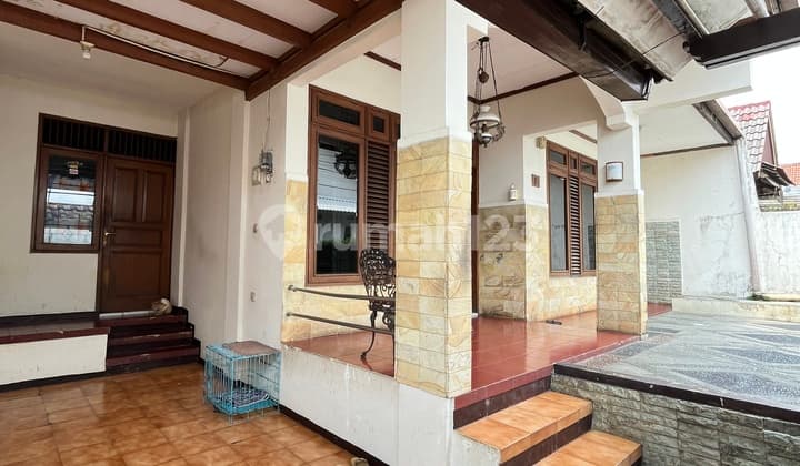 Rumah Siap Huni 2 Lantai LT 170, LB 200 di Cinere