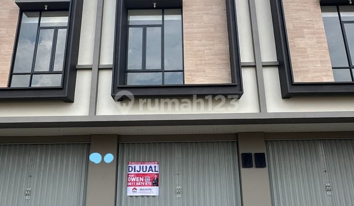 For Rent: 2-Story Row Shophouse, Strategic Location by Main Road