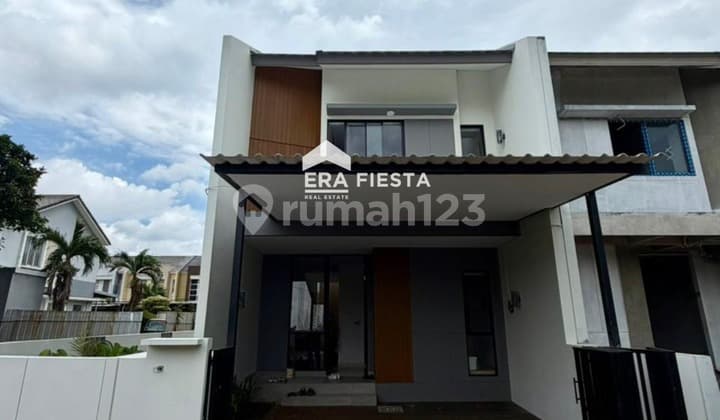 Rumah 2 Lantai Bagus Mewah di Taman Semanan Indah Siap Huni