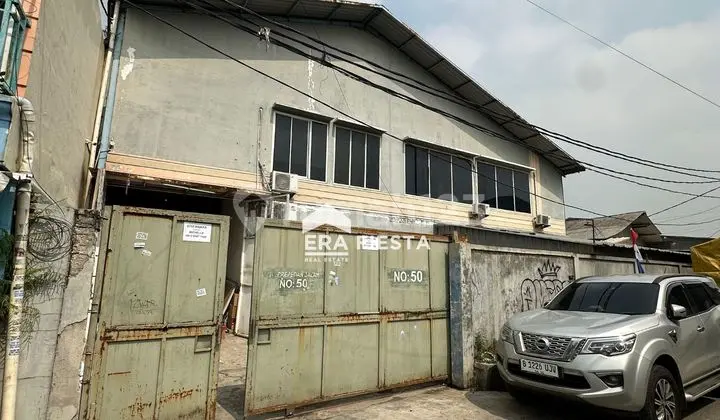 Quick Lease Ready-to-Use Warehouse by the Main Road Prepedan, West Jakarta