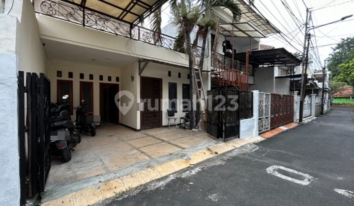 Dijual Rumah Bagus Deket Taman