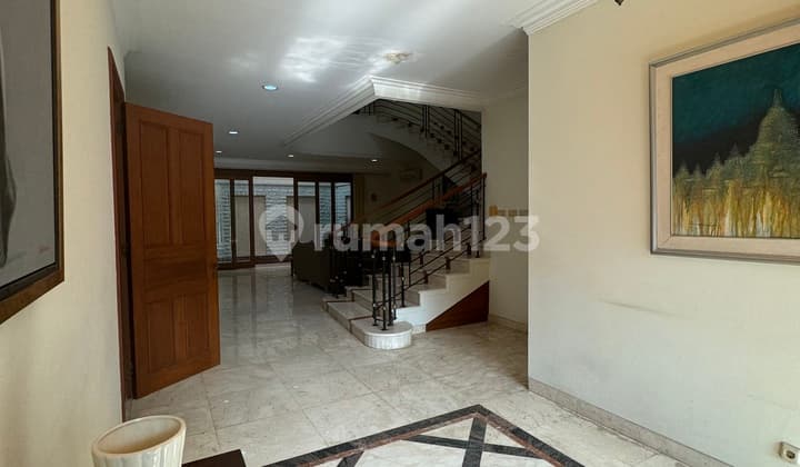 Modern Tropis Siap Huni Asri Row Jalan Lebar Di Pondok Indah