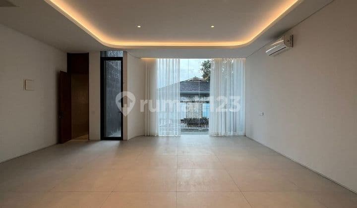 Super Mewah Brand New Modern 3 Lantai Dalam Townhouse Di Kemang