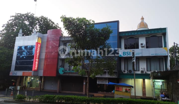 For Rent Strategic Location Shop House in Kemang Raya