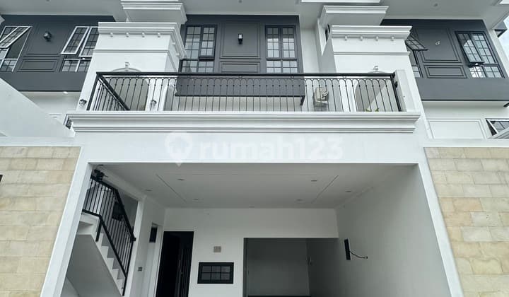 Mewah Private Pool Dan Lift Dalam Cluster Pejaten Barat