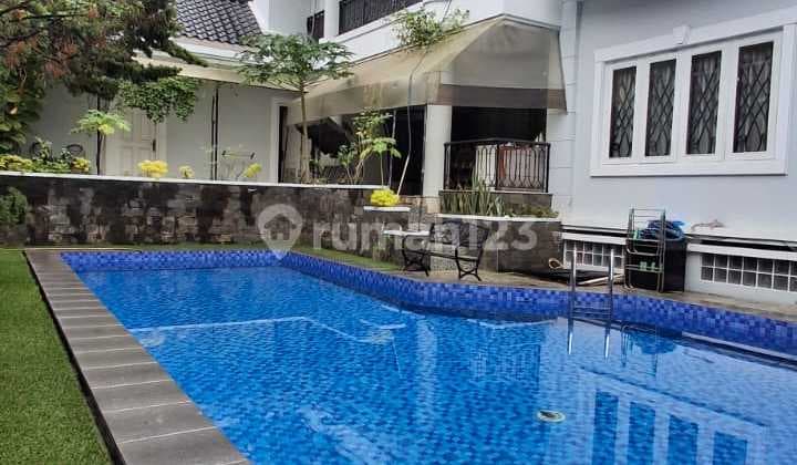 Rumah Prime Location Patiunus Siap Huni dengan Swimming Pool & Muat 16 Mobil
