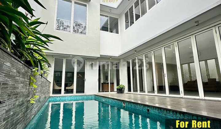 Rumah 2 Lantai Minimalis Semi Furnished, Ada Pool Prime Area